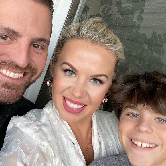 Meet your Posher, Jessica - Picture 1 of 2